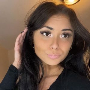 Meet your Posher, Kaitlyn